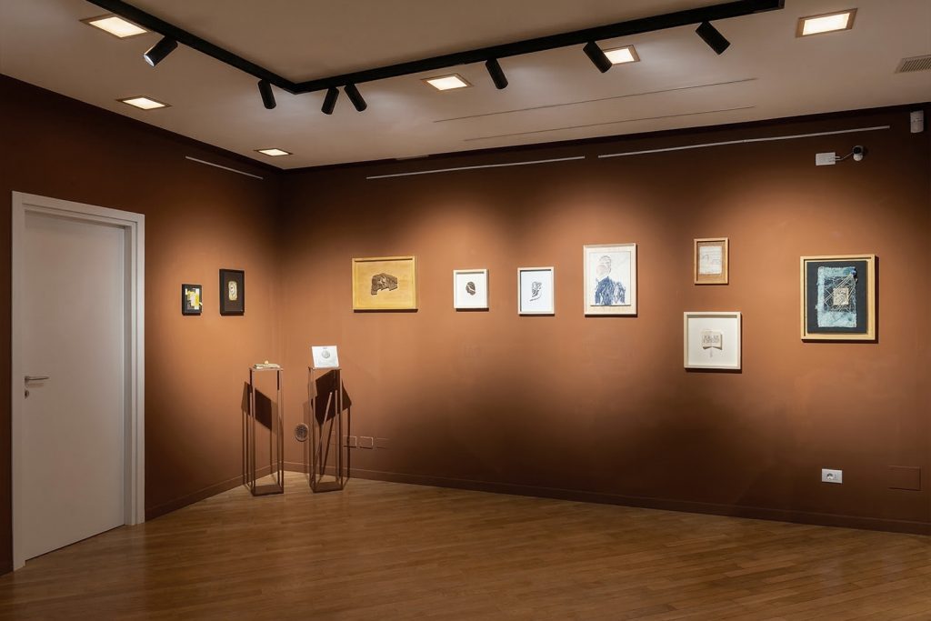 Storie ostinate. Maria Lai e altri segni che restano, installation view, Le Pleiadi Art Gallery, Milano